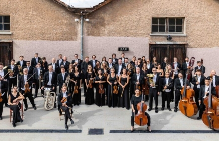 18.30 Uhr Apéro riche im Hotel Schützen 
20.00 Uhr Konzert im Bahnhofsaal
